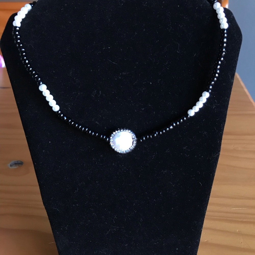 Beautiful Black & White Glass Beaded Choker